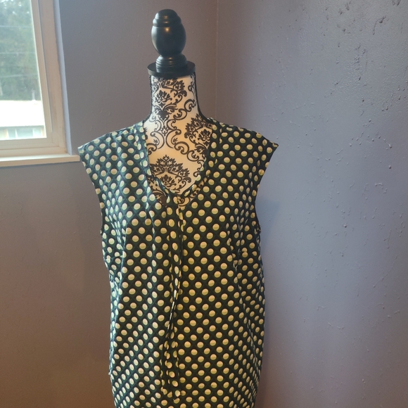 Merona Sleeveless Blouse - Picture 2 of 7